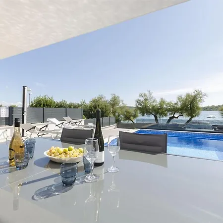 Apartment Adriatic With Pool